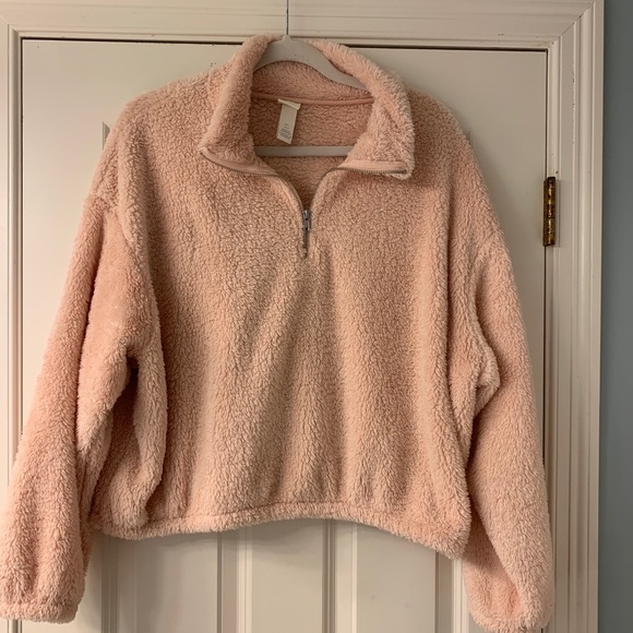 H&M Jackets & Blazers - H&M fleece pullover L